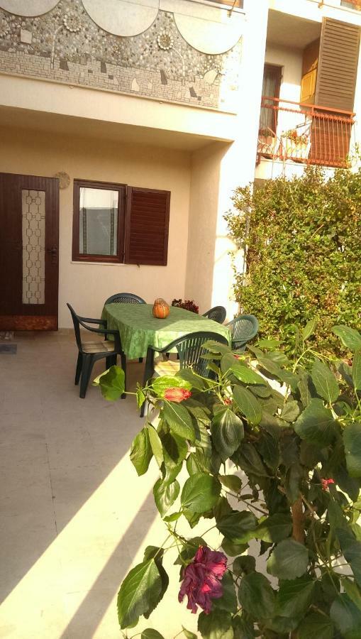 Apartman Tomo Pula Extérieur photo